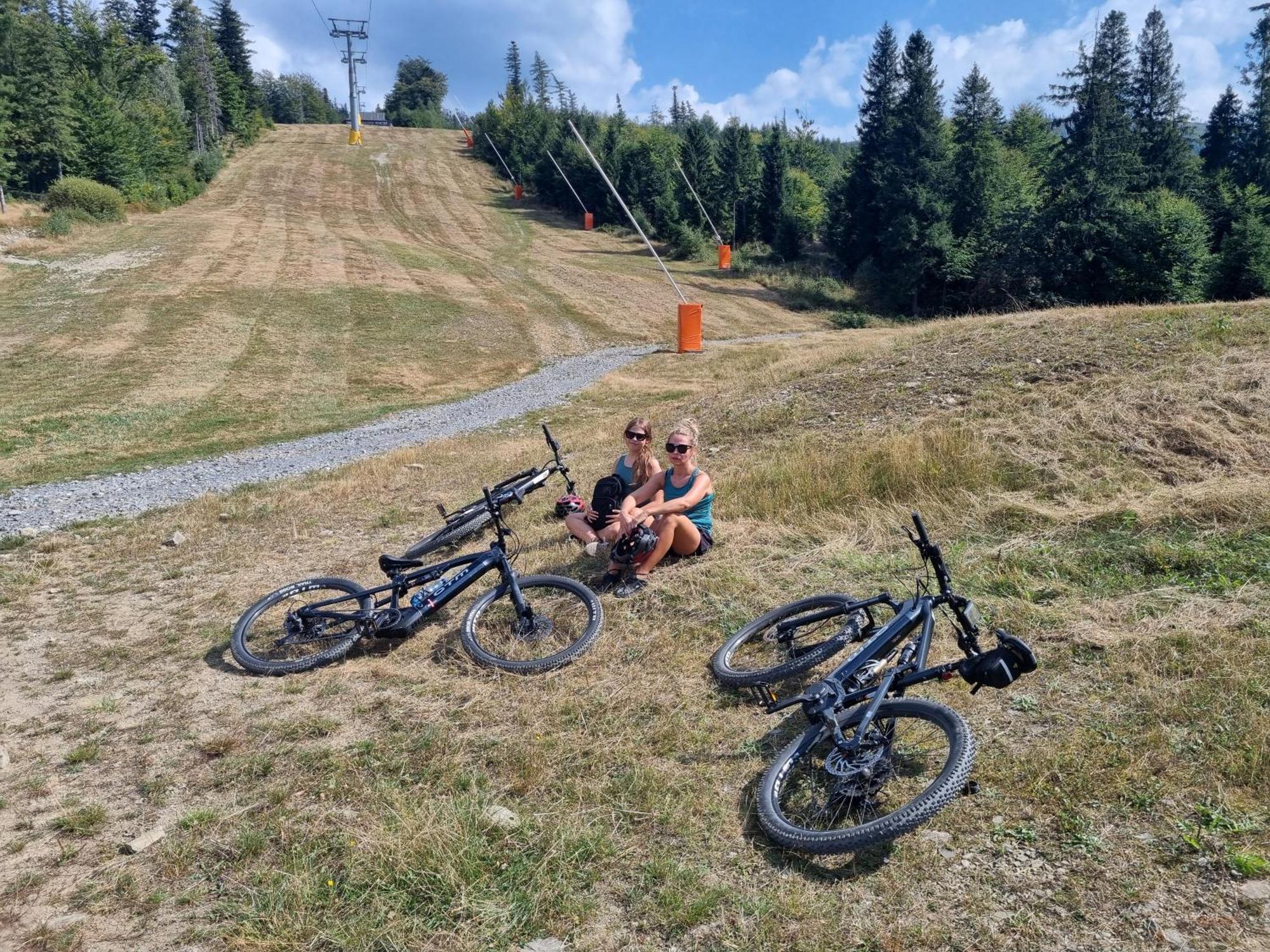 Apartament Elbrus Czyrna Szczyrk Wypozyczalnia Rowerow E-Bike Czyrna Szkola Narciarska & Wypozyczalnia Ski Serwis المظهر الخارجي الصورة